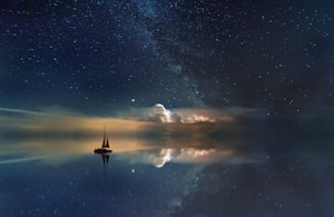 科幻电影巨幕轮播图 - 展示太空飞船与星云的壮观场景
